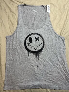 NWT Gray Smiley Graphic Tank Top - Distressed Drip Design